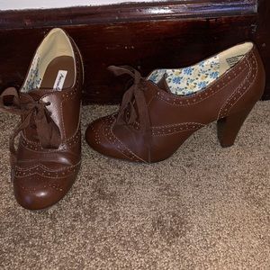 Brown Oxford Pumps